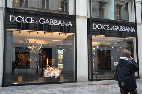 dolce and gabbana canada online store.